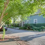 Cozy New Orleans Getaway Near Magazine Street!